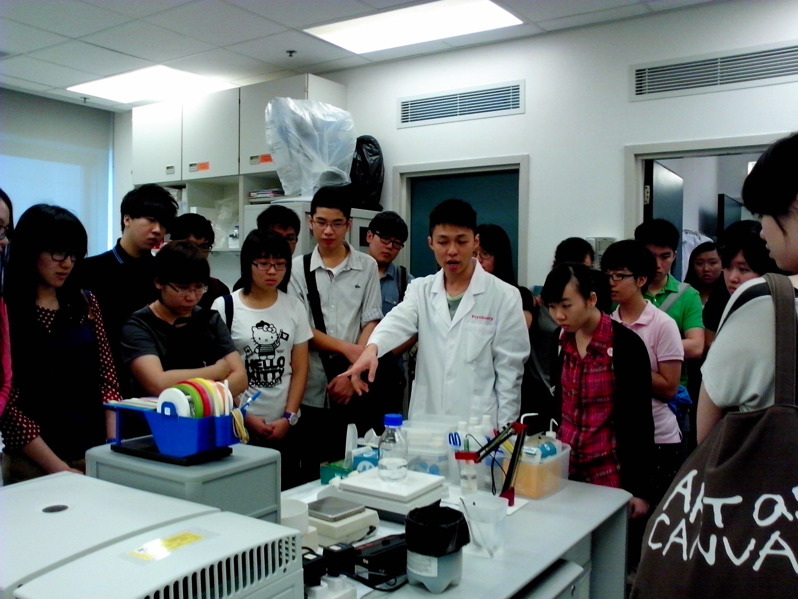 Visit to Laboratories of Department of Psychiatry, Faculty of Medicine, HKU - Photo - 5