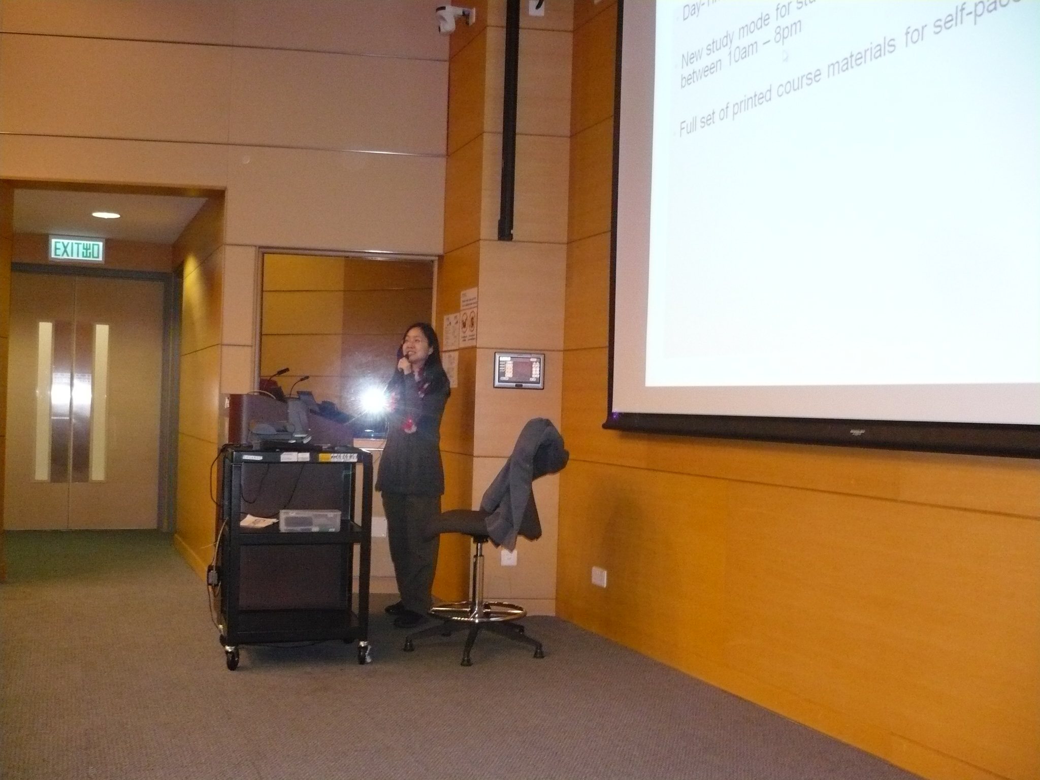 Seminar on the BSc in Applied Science (Biology & Chemistry) / (Environmental Studies) Programmes (OUHK) - Photo - 1