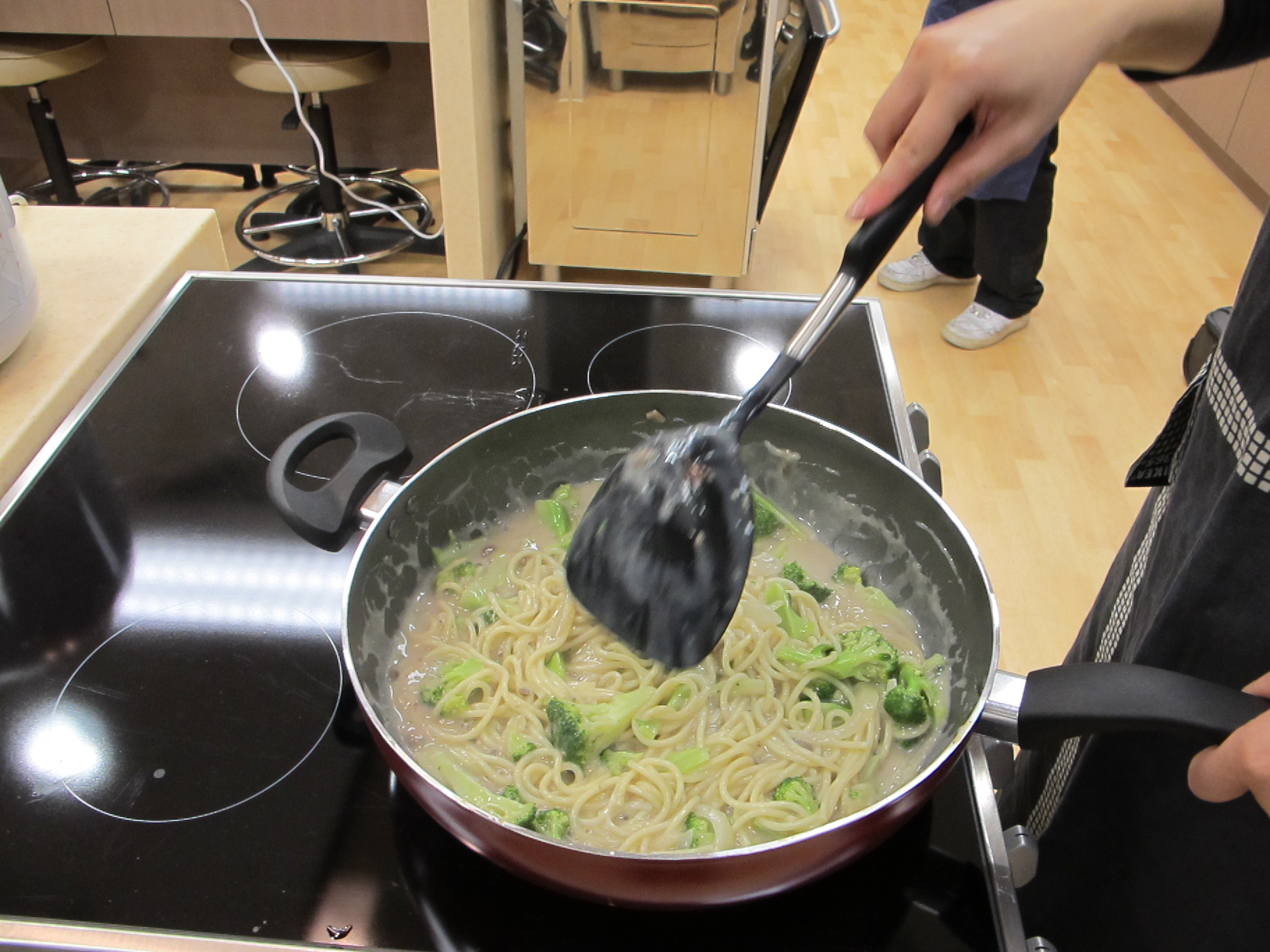 Feeding Hong Kong – Prepare nutritious, simple and low budget cookbook for the needy - Photo - 17