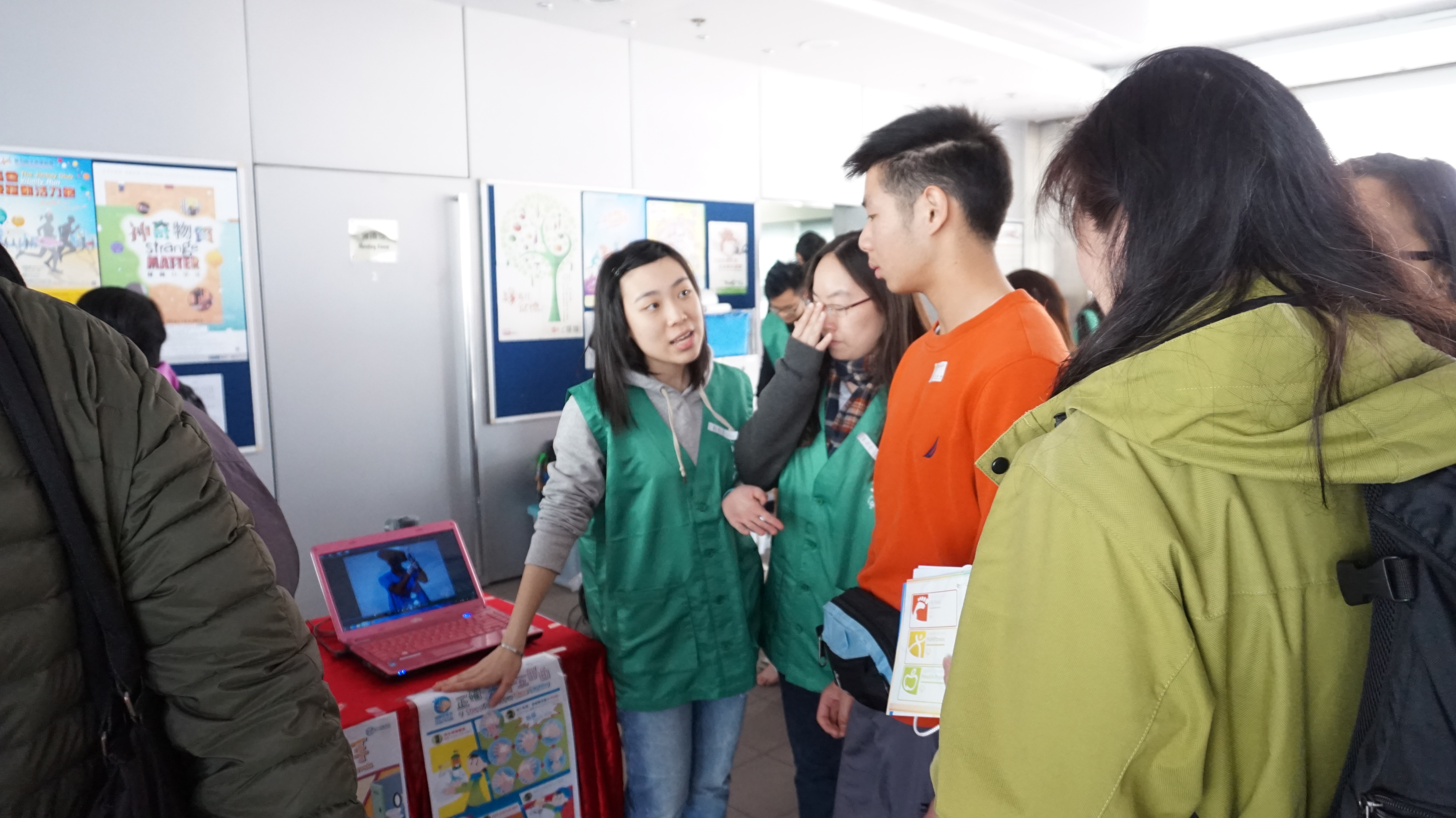 Volunteering in the Hong Kong Special Olympic Healthy Athletes Programme, Health Promotion - Photo - 15
