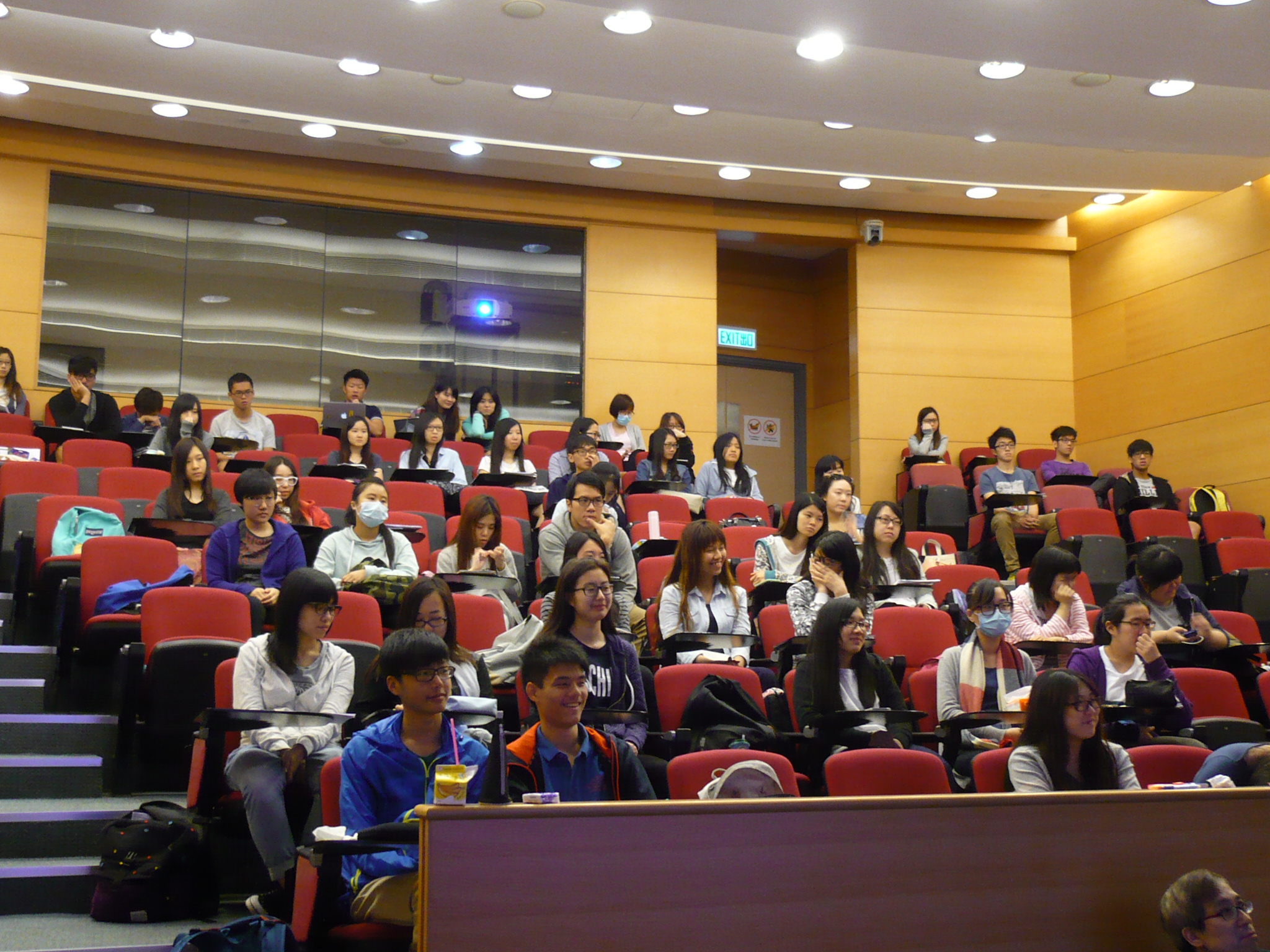 Understand the current market challenges through the up-to-date information from the guest seminars - Photo - 3