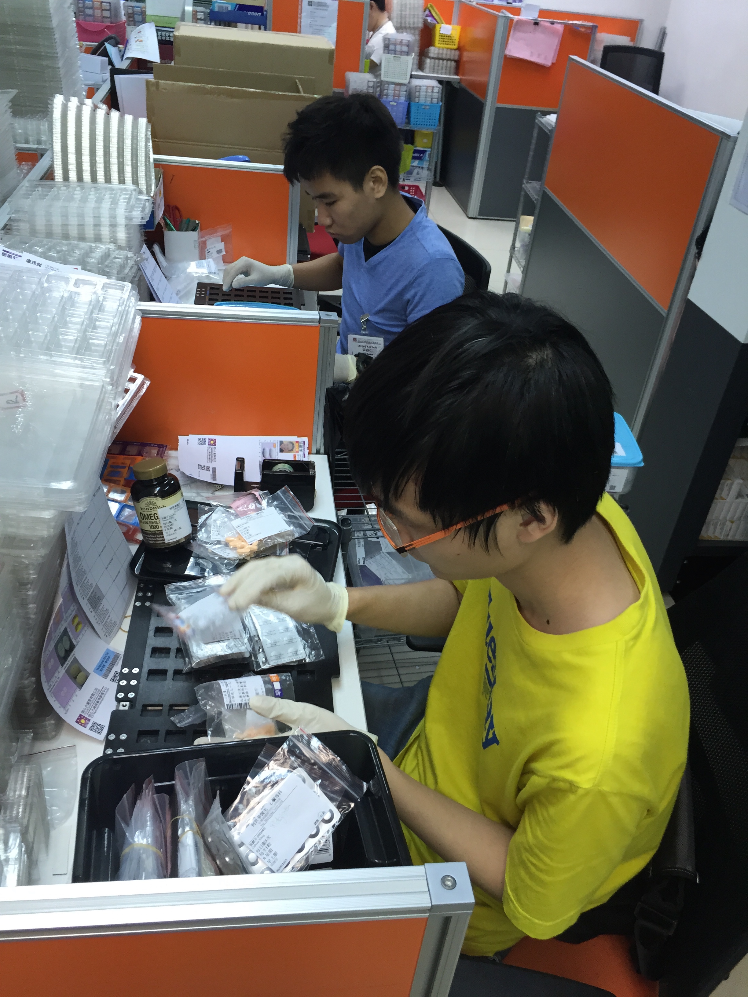 Practical Experiences in the Active Care Group Medication Management Centre - Photo - 3