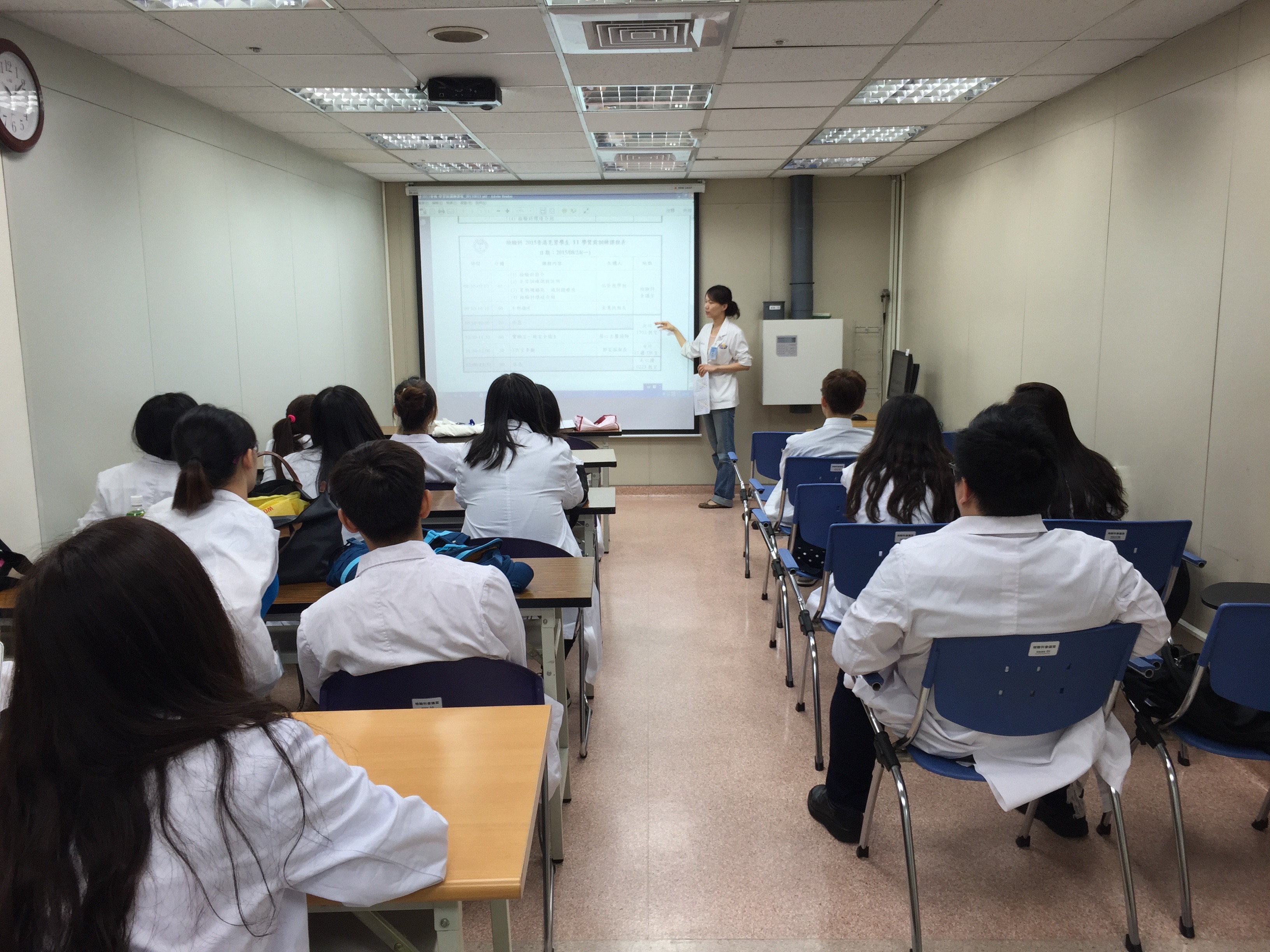 2015年醫療及保健產品管理高級文憑配藥學及化驗科學台中研習團 - Photo - 1