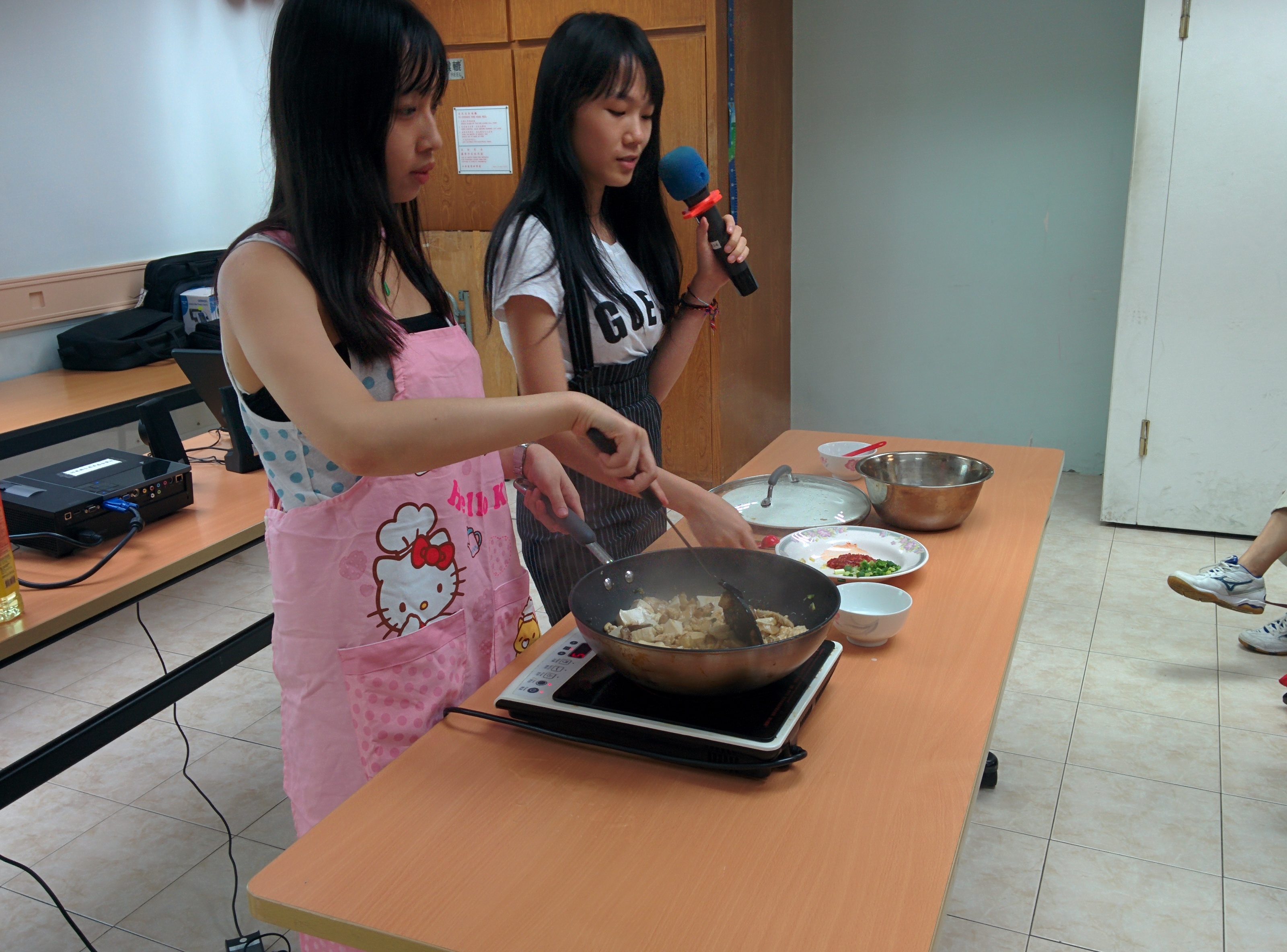Outreach project – Organizing nutrition talk in community center - Photo - 43