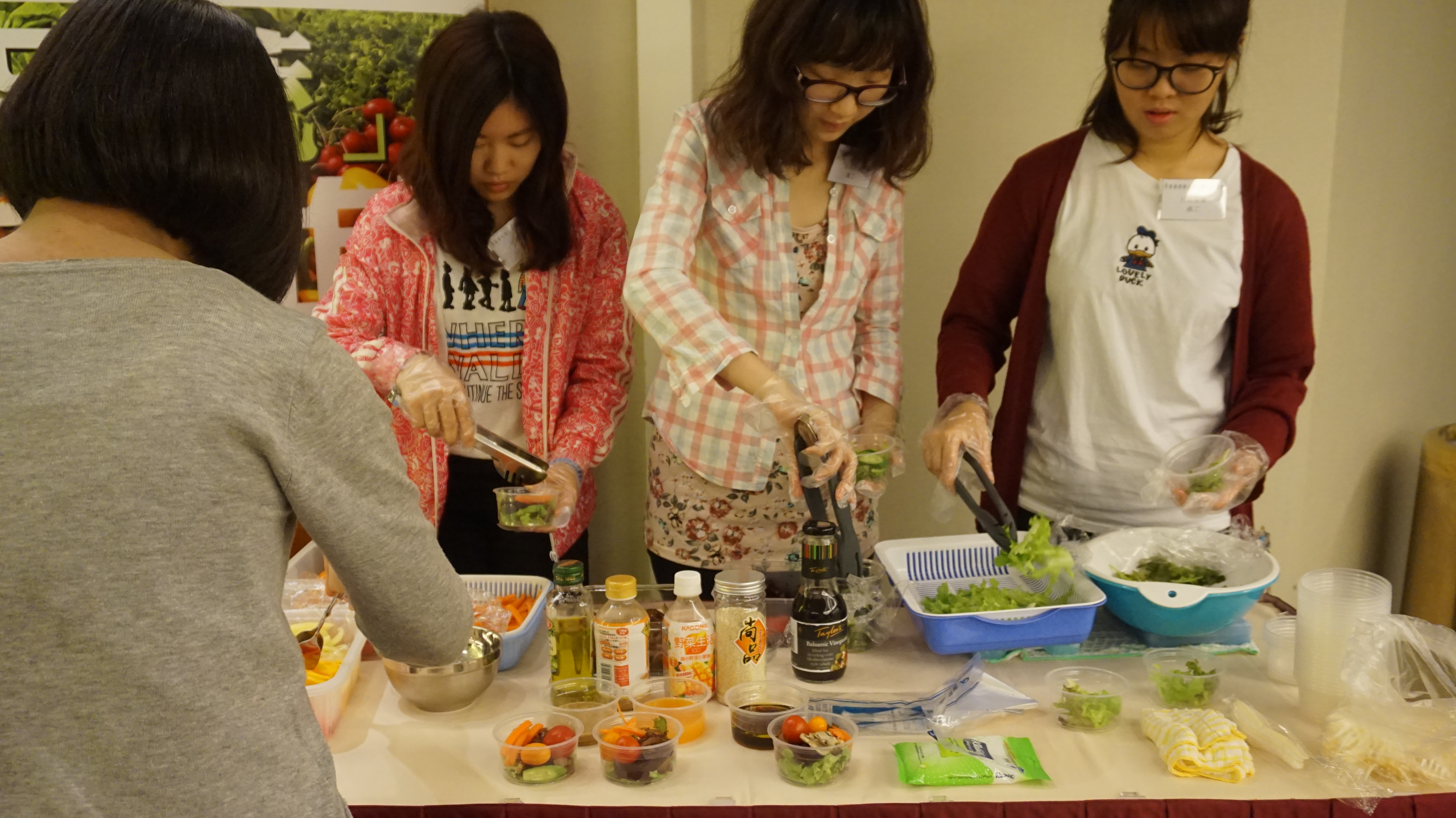 Outreach project II – UCN LOVE VEG@ Workplace Program - Photo - 9