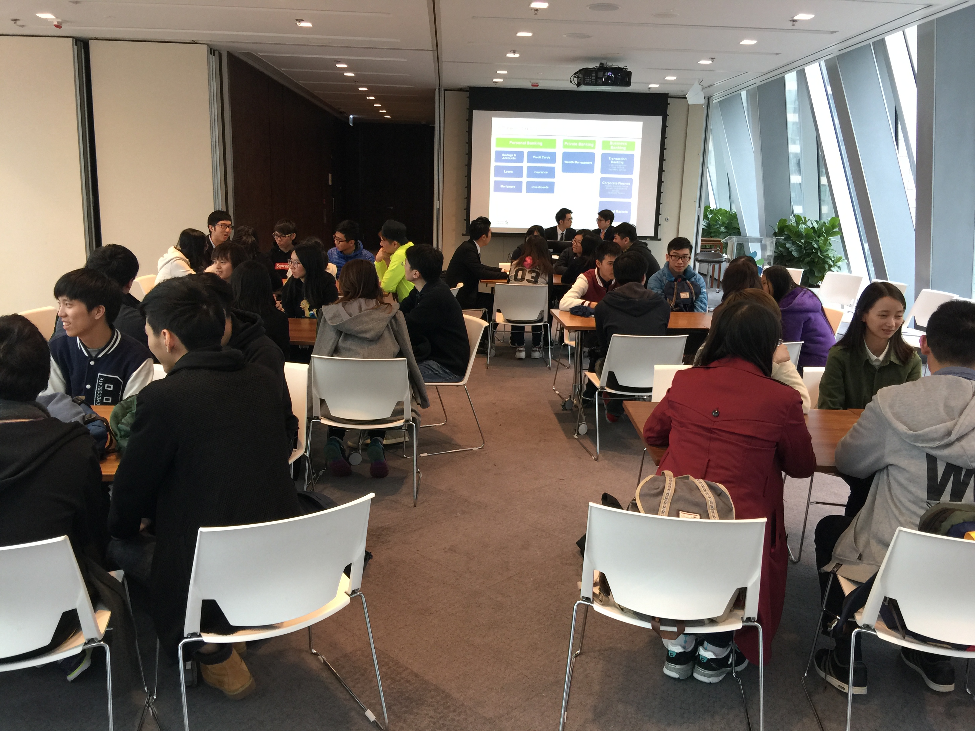 參觀渣打銀行 - Photo - 11