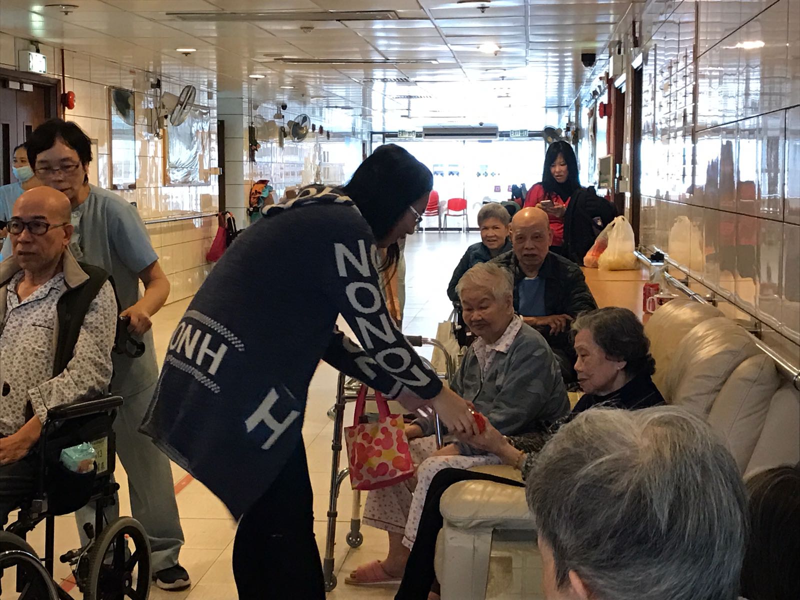 Understanding the life in an Old Age Home - Photo - 7