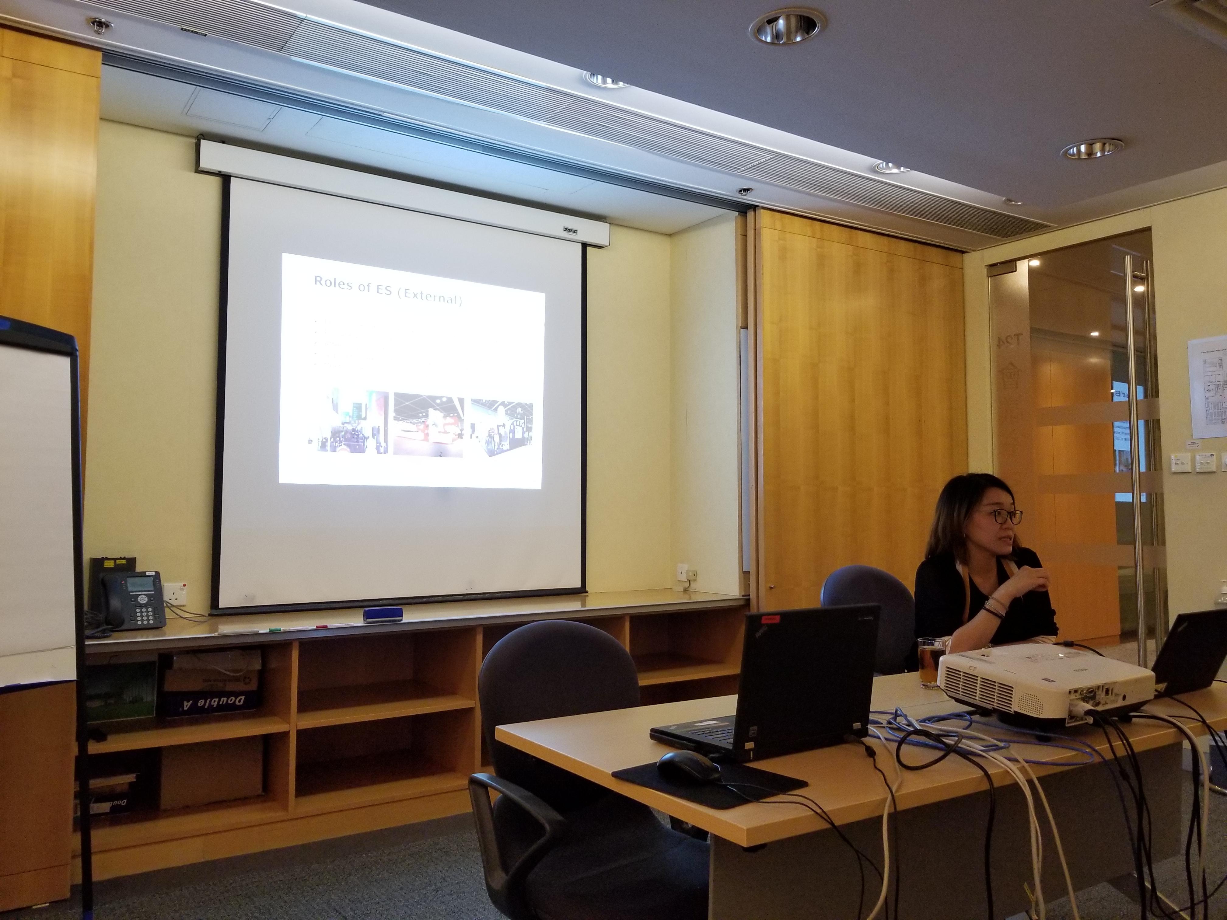 Site Visit to HKTDC Exhibition Services and Logistics Centre - Photo - 9