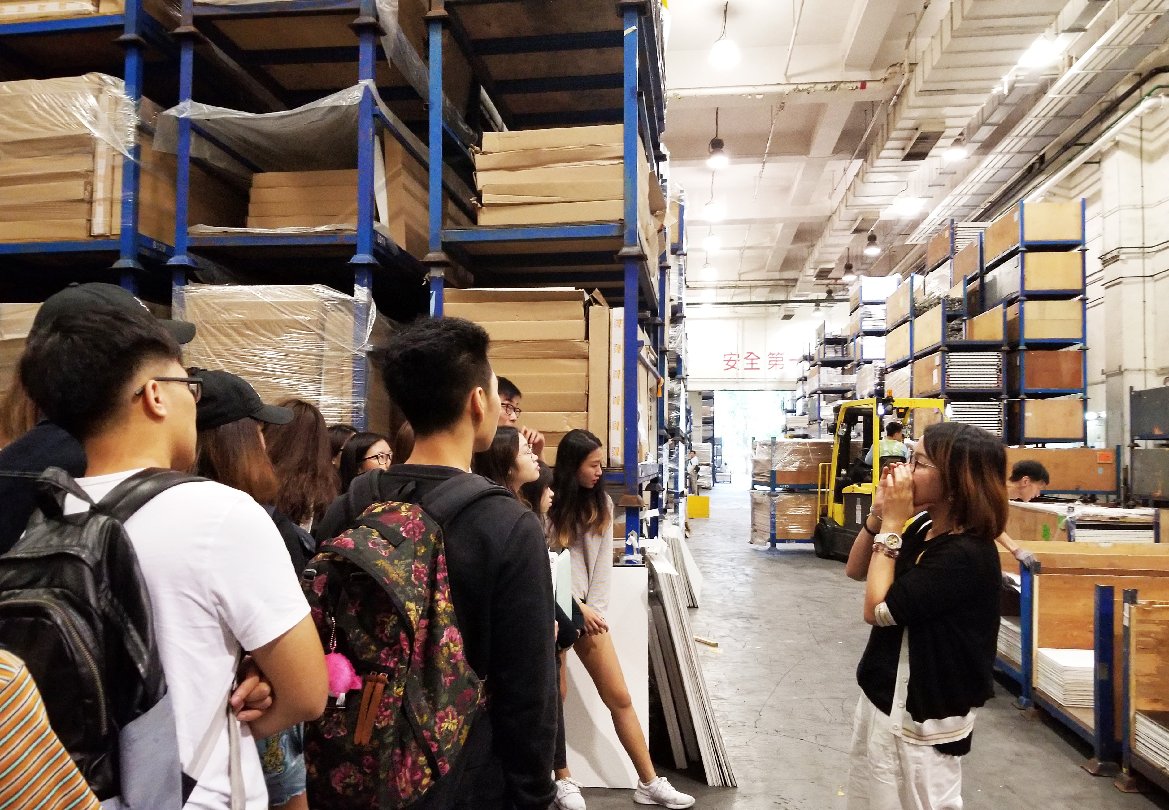 Site Visit to HKTDC Exhibition Services and Logistics Centre - Photo - 3