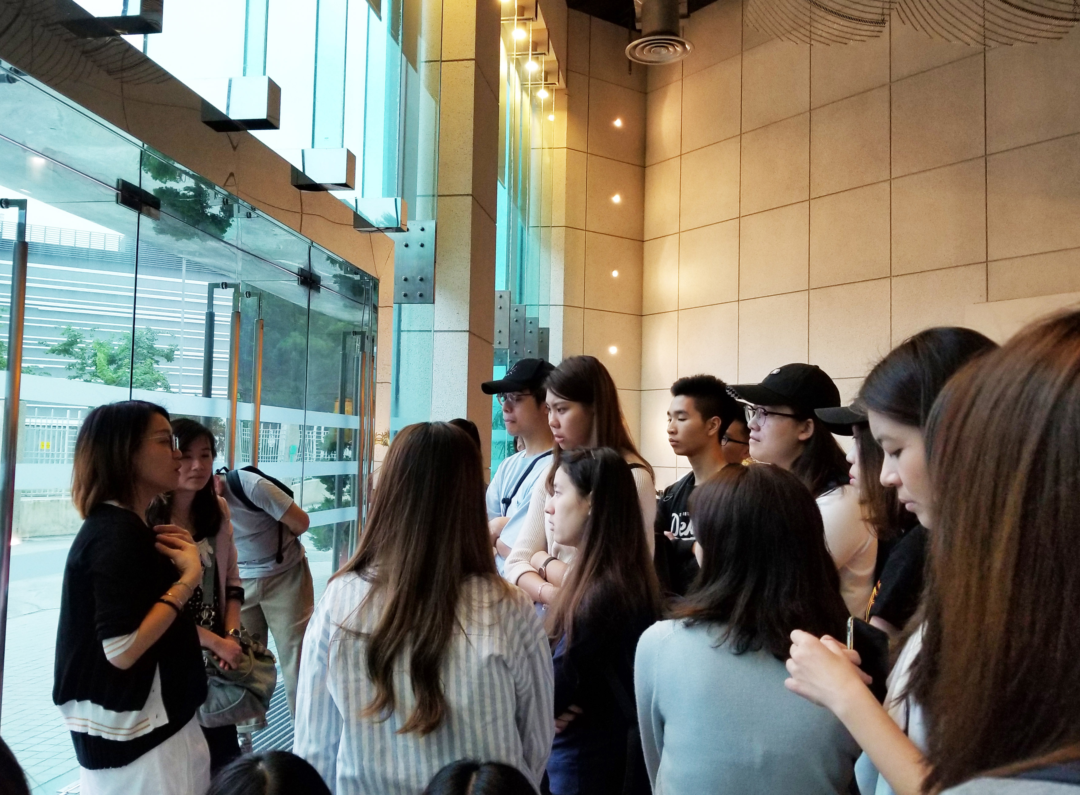 Site Visit to HKTDC Exhibition Services and Logistics Centre - Photo - 5