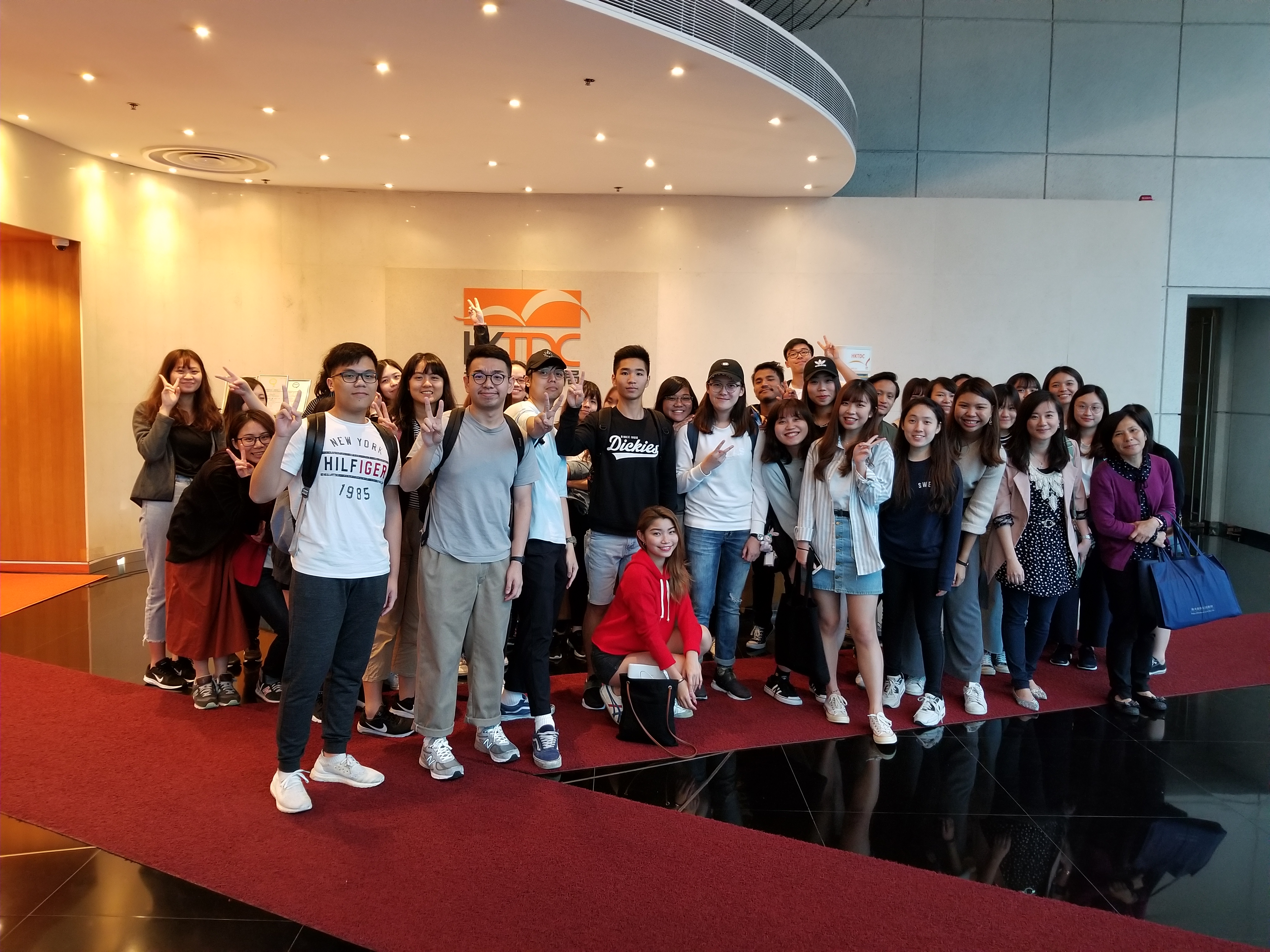 Site Visit to HKTDC Exhibition Services and Logistics Centre - Photo - 1