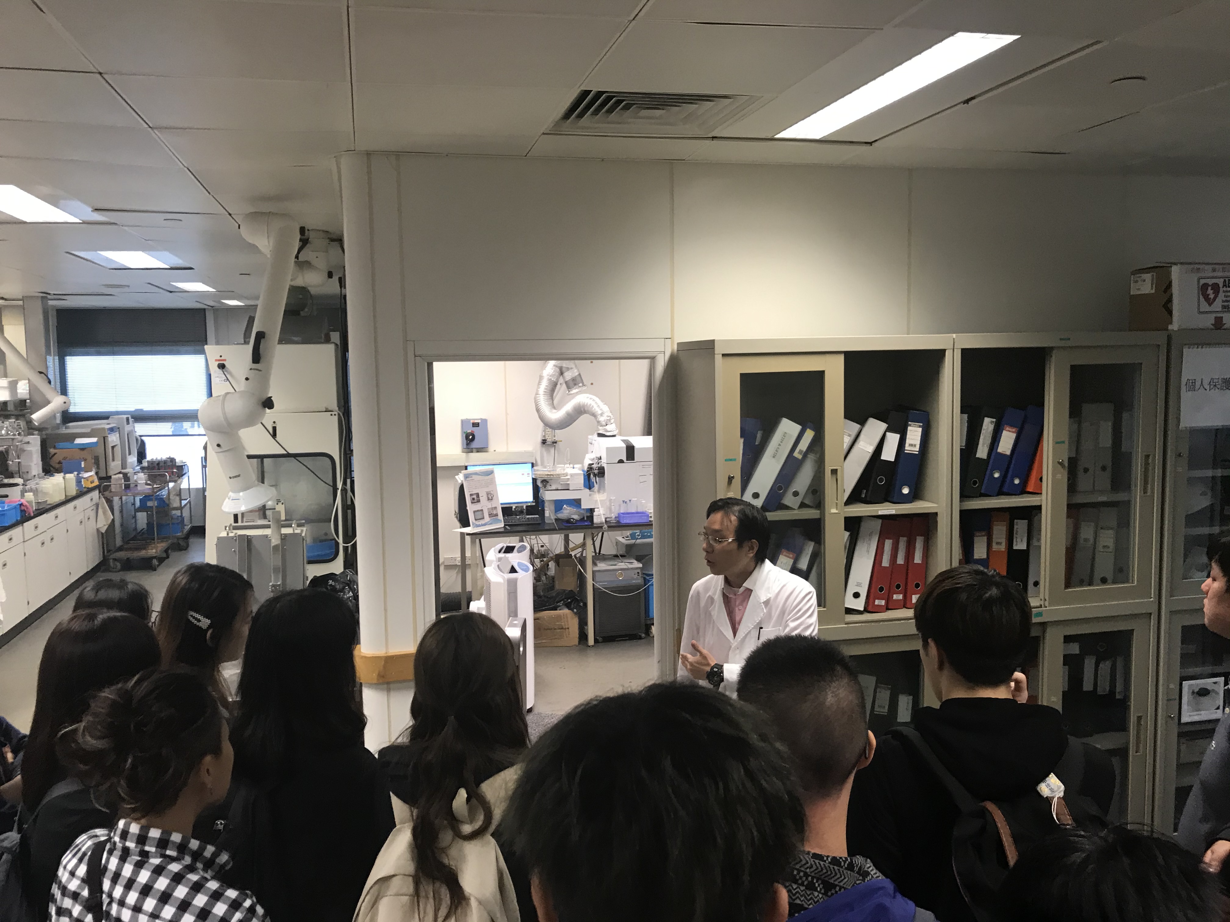 Visit to Shatin sewage treatment division and water testing laboratory of Drainage Service Department - Photo - 3