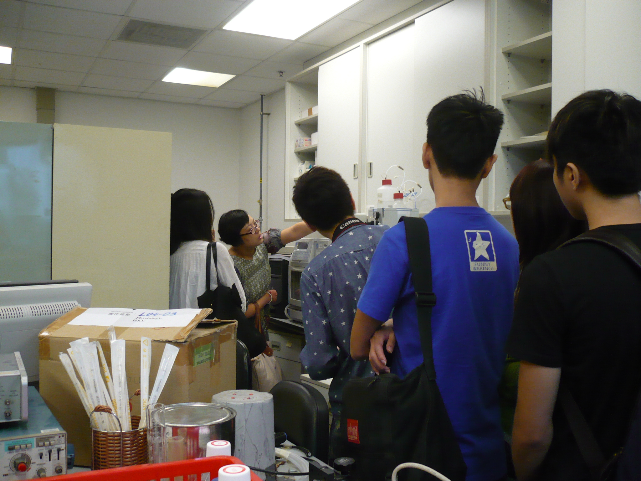 Visit to Laboratories of HKU  (for Year 1 Students of the Higher Diploma in Medical and Health Products Management Programme) - Photo - 19