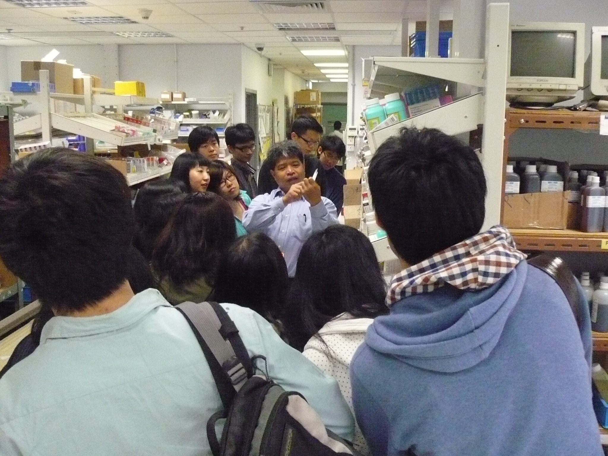Visit to the Pharmacy Department of Ruttonjee Hospital - Photo - 19