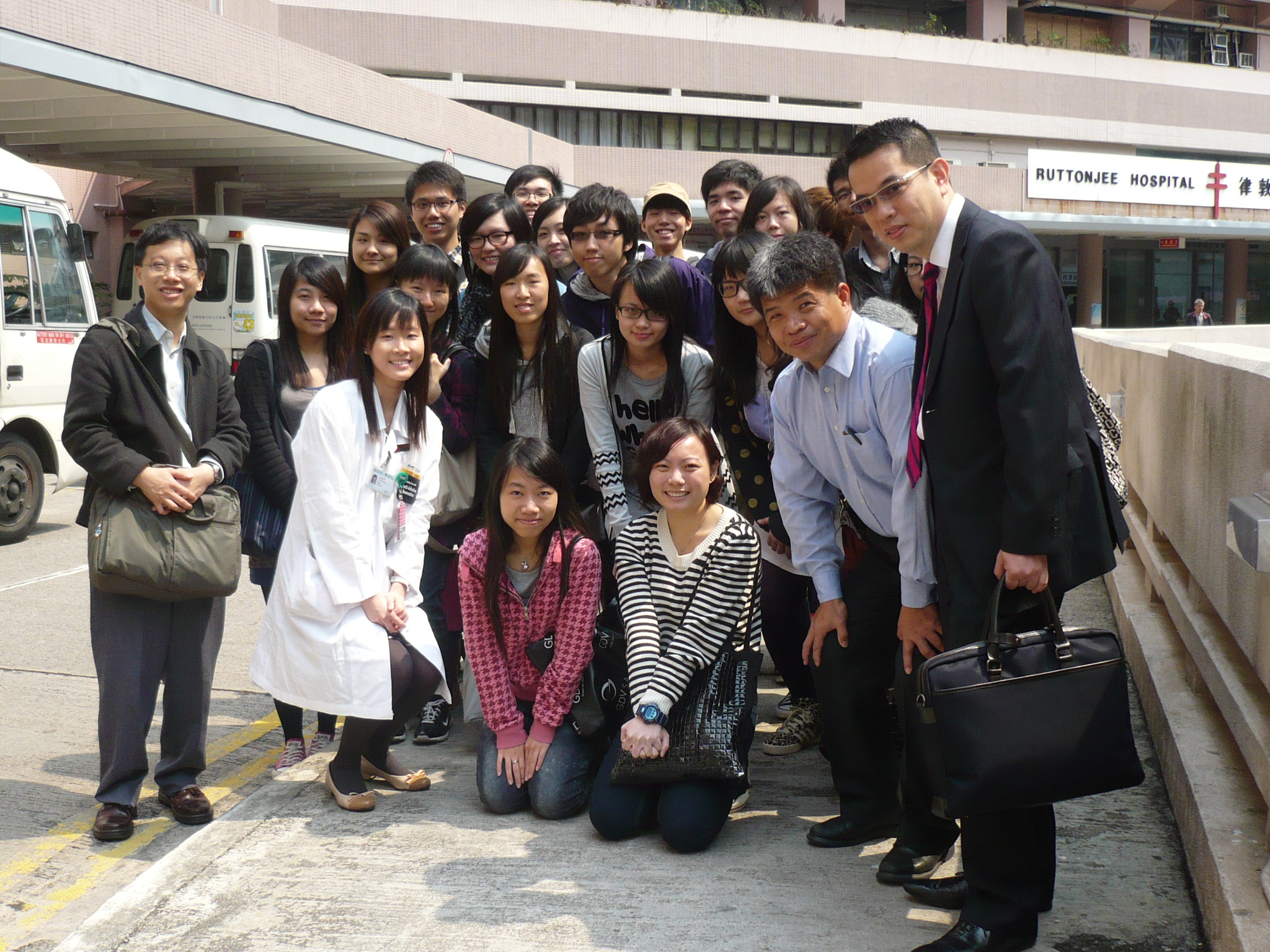 Visit to the Pharmacy Department of Ruttonjee Hospital - Photo - 7